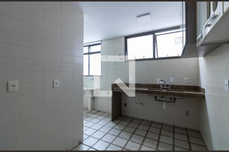 Apartamento para alugar com 90m², 2 quartos e 2 vagas Apartamento para alugar com 90m², 2 quartos e 2 vagasCozinha
