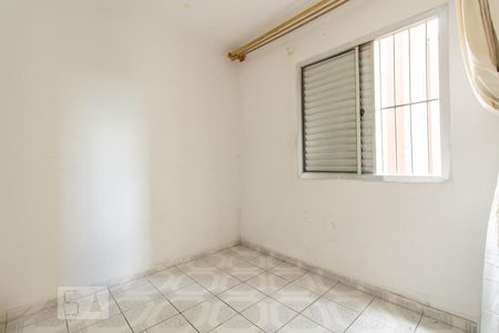 Quarto 2 de apartamento para alugar com 2 quartos, 58m² em Vila Carmosina, São Paulo
