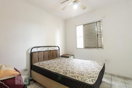 Quarto 1 de apartamento para alugar com 2 quartos, 58m² em Vila Carmosina, São Paulo