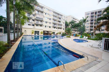 Apartamento à venda com 60m², 2 quartos e 1 vagaÁrea comum - Piscina