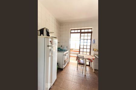 Casa de condomínio à venda com 360m², 5 quartos e 2 vagasCozinha 2