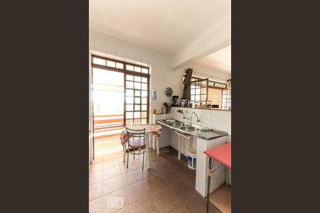 Casa de condomínio à venda com 360m², 5 quartos e 2 vagasCozinha 2