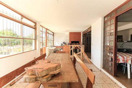 Casa de condomínio à venda com 360m², 5 quartos e 2 vagasEspaço Gourmet
