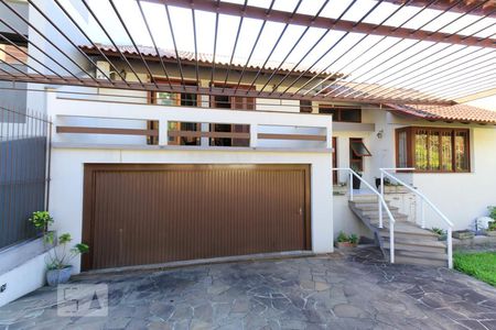 Casa de condomínio à venda com 360m², 5 quartos e 2 vagasFachada