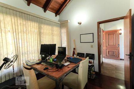 Casa de condomínio à venda com 360m², 5 quartos e 2 vagasEscritório