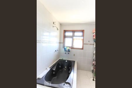 Casa de condomínio à venda com 360m², 5 quartos e 2 vagasBanheiro da suíte