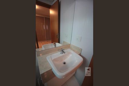 Apartamento para alugar com 320m², 4 quartos e 5 vagasBanheiro da Suite 2