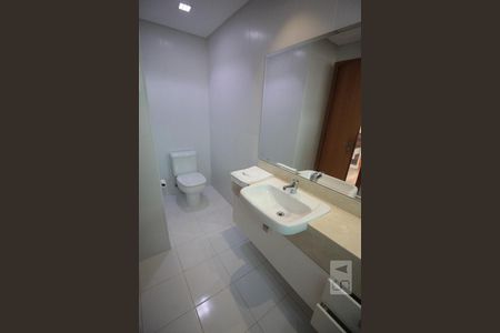 Apartamento para alugar com 320m², 4 quartos e 5 vagasBanheiro Suite 3