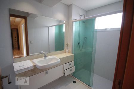 Apartamento para alugar com 320m², 4 quartos e 5 vagasBanheiro Suite 3