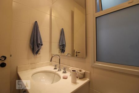 Apartamento para alugar com 70m², 2 quartos e 2 vagasBanheiro