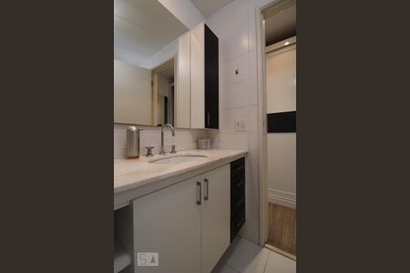 Apartamento para alugar com 70m², 2 quartos e 2 vagasBanheiro