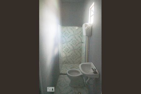 Banheiro de apartamento para alugar com 1 quarto, 20m² em Luiz Anselmo, Salvador