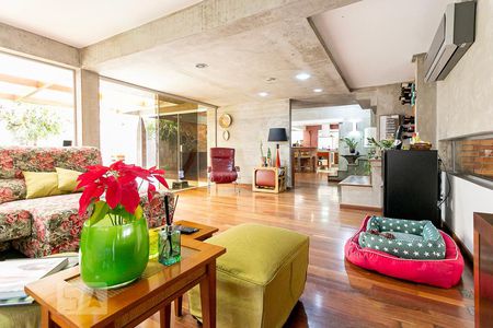 Sala de casa à venda com 5 quartos, 450m² em Alto de Pinheiros, São Paulo