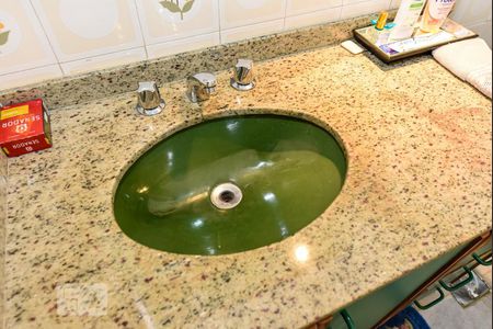 Apartamento à venda com 126m², 2 quartos e 1 vagaBanheiro Social