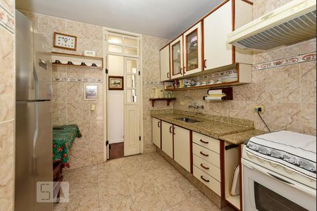 Apartamento à venda com 126m², 2 quartos e 1 vagaCozinha