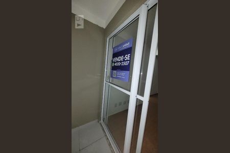 Apartamento à venda com 48m², 2 quartos e 1 vaga Apartamento à venda com 48m², 2 quartos e 1 vagaPlaca no imóvel