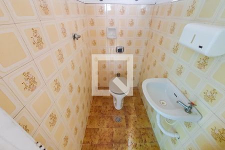 Casa para alugar com 150m², 4 quartos e 2 vagasBanheiro de Serviço