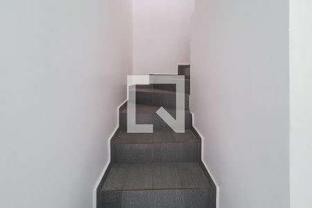 Casa para alugar com 150m², 4 quartos e 2 vagasEscada