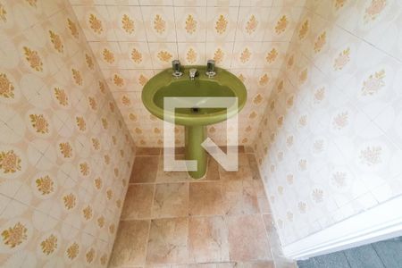 Casa para alugar com 150m², 4 quartos e 2 vagasBanheiro Social