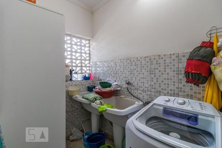 Casa à venda com 325m², 4 quartos e 2 vagas Casa à venda com 325m², 4 quartos e 2 vagasÁrea de Serviço