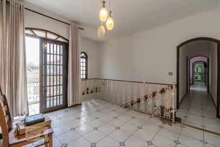 Casa à venda com 325m², 4 quartos e 2 vagas Casa à venda com 325m², 4 quartos e 2 vagasSala Privativa