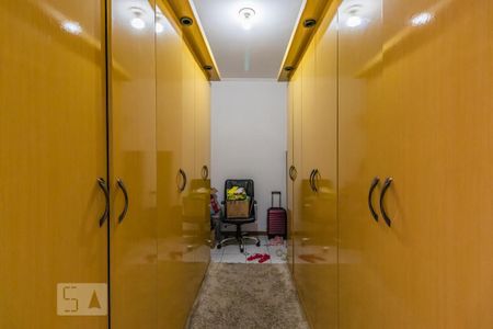 Casa à venda com 325m², 4 quartos e 2 vagas Casa à venda com 325m², 4 quartos e 2 vagasSuíte 3