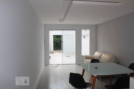 Sala de casa para alugar com 3 quartos, 90m² em Vargem Grande, Rio de Janeiro