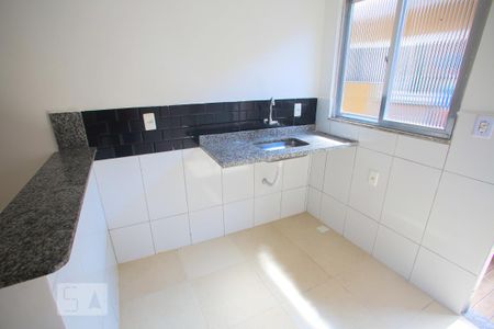Cozinha de kitnet/studio para alugar com 1 quarto, 42m² em Taquara, Rio de Janeiro