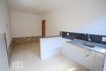Cozinha de kitnet/studio para alugar com 1 quarto, 42m² em Taquara, Rio de Janeiro