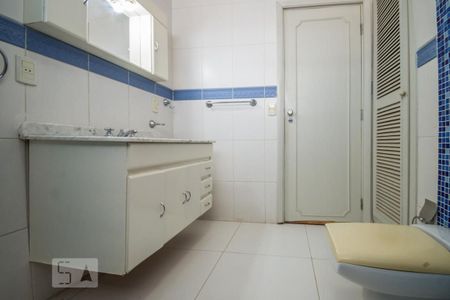 Apartamento para alugar com 150m², 3 quartos e 1 vaga Apartamento para alugar com 150m², 3 quartos e 1 vagaBanheiro da Suíte