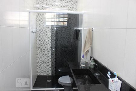 Casa à venda com 300m², 4 quartos e 5 vagasCasa 2 - Banheiro