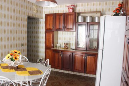 Casa à venda com 300m², 4 quartos e 5 vagasCasa 1 - Cozinha