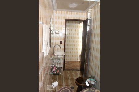 Casa à venda com 300m², 4 quartos e 5 vagasCasa 1 - Banheiro