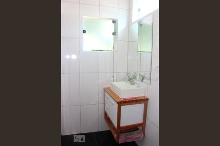 Casa à venda com 300m², 4 quartos e 5 vagasBanheiro 2 - Casa 2