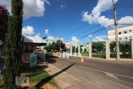 Apartamento para alugar com 50m², 2 quartos e 1 vagaFachada e portaria