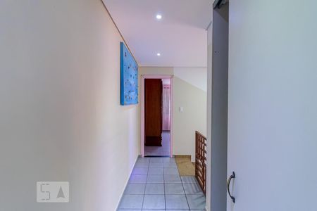 Casa à venda com 153m², 3 quartos e 3 vagas Casa à venda com 153m², 3 quartos e 3 vagasCorredor do Quartos