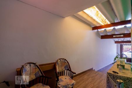 Casa à venda com 153m², 3 quartos e 3 vagas Casa à venda com 153m², 3 quartos e 3 vagasEntrada