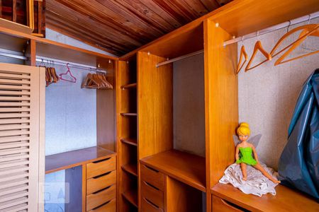 Casa à venda com 153m², 3 quartos e 3 vagas Casa à venda com 153m², 3 quartos e 3 vagasCloset do Quarto 1