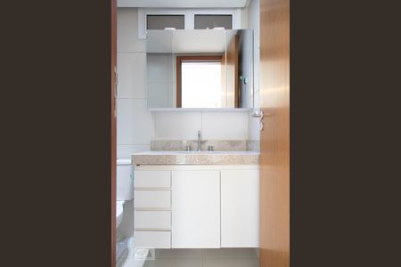 Apartamento para alugar com 72m², 2 quartos e 1 vaga Apartamento para alugar com 72m², 2 quartos e 1 vagaBanheiro da suíte