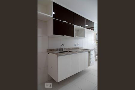 Apartamento para alugar com 72m², 2 quartos e 1 vaga Apartamento para alugar com 72m², 2 quartos e 1 vagaCozinha