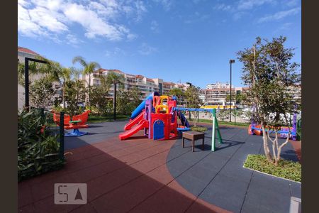 Apartamento para alugar com 72m², 2 quartos e 1 vaga Apartamento para alugar com 72m², 2 quartos e 1 vagaÁrea comum - playground