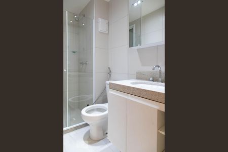 Apartamento para alugar com 72m², 2 quartos e 1 vaga Apartamento para alugar com 72m², 2 quartos e 1 vagaBanheiro social