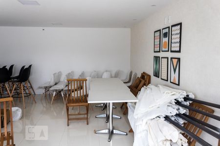 Apartamento à venda com 40m², 2 quartos e 1 vaga Apartamento à venda com 40m², 2 quartos e 1 vagaÁrea comum - Salão de festas