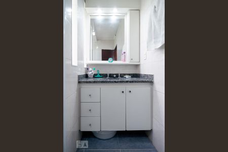 Casa à venda com 120m², 3 quartos e 3 vagasBanheiro Quarto 3 - Suíte