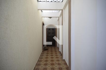 Casa para alugar com 230m², 4 quartos e 2 vagasCorredor Garagem
