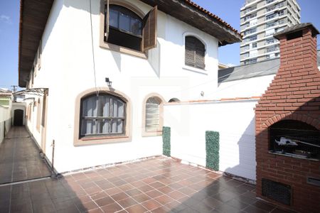 Casa para alugar com 230m², 4 quartos e 2 vagasQuintal