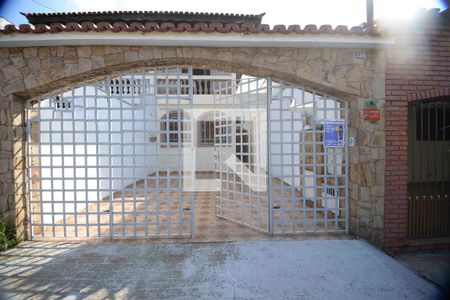 Casa para alugar com 230m², 4 quartos e 2 vagasFachada