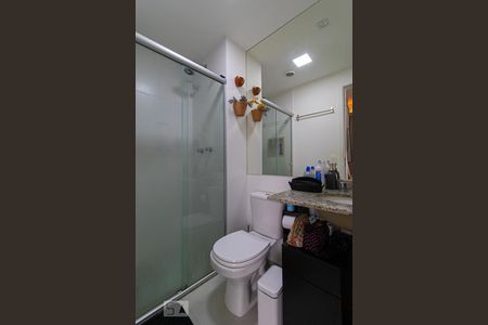 Banheiro de kitnet/studio para alugar com 1 quarto, 25m² em Bela Vista, São Paulo