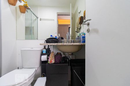 Banheiro de kitnet/studio para alugar com 1 quarto, 25m² em Bela Vista, São Paulo