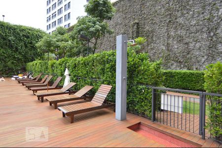 Apartamento à venda com 69m², 2 quartos e 2 vagasÁrea comum - piscina